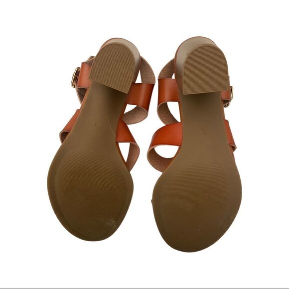 Old Navy   - Picture 2 of 4